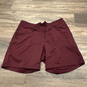 Men’s Ten Thousand Foundation Short - Maroon / XL / linerless 7”
